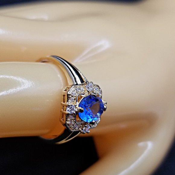 Sapphire Ring Light Blue Size 9 Ring Bomb Party - Picture 2 of 3